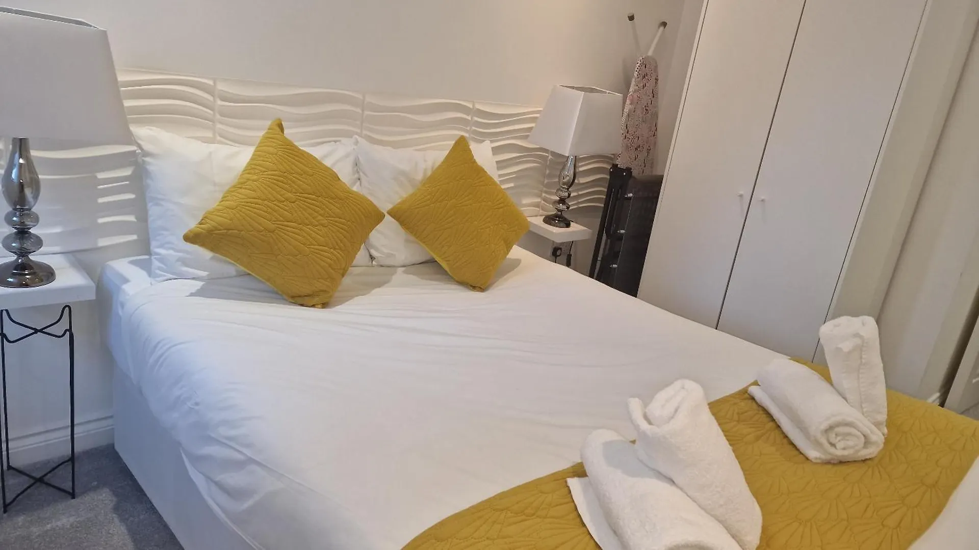 Luxury Cardiff Apartment With Free Parking, Free High-Speed Internet, Fully Equipped Kitchen Egyesült Királyság